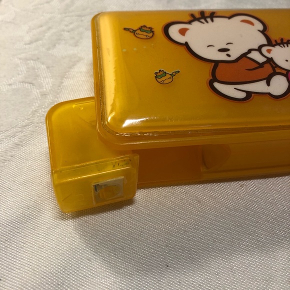 Stationary Pencil box with built in sharpener hard case bears - Picture 12 of 13